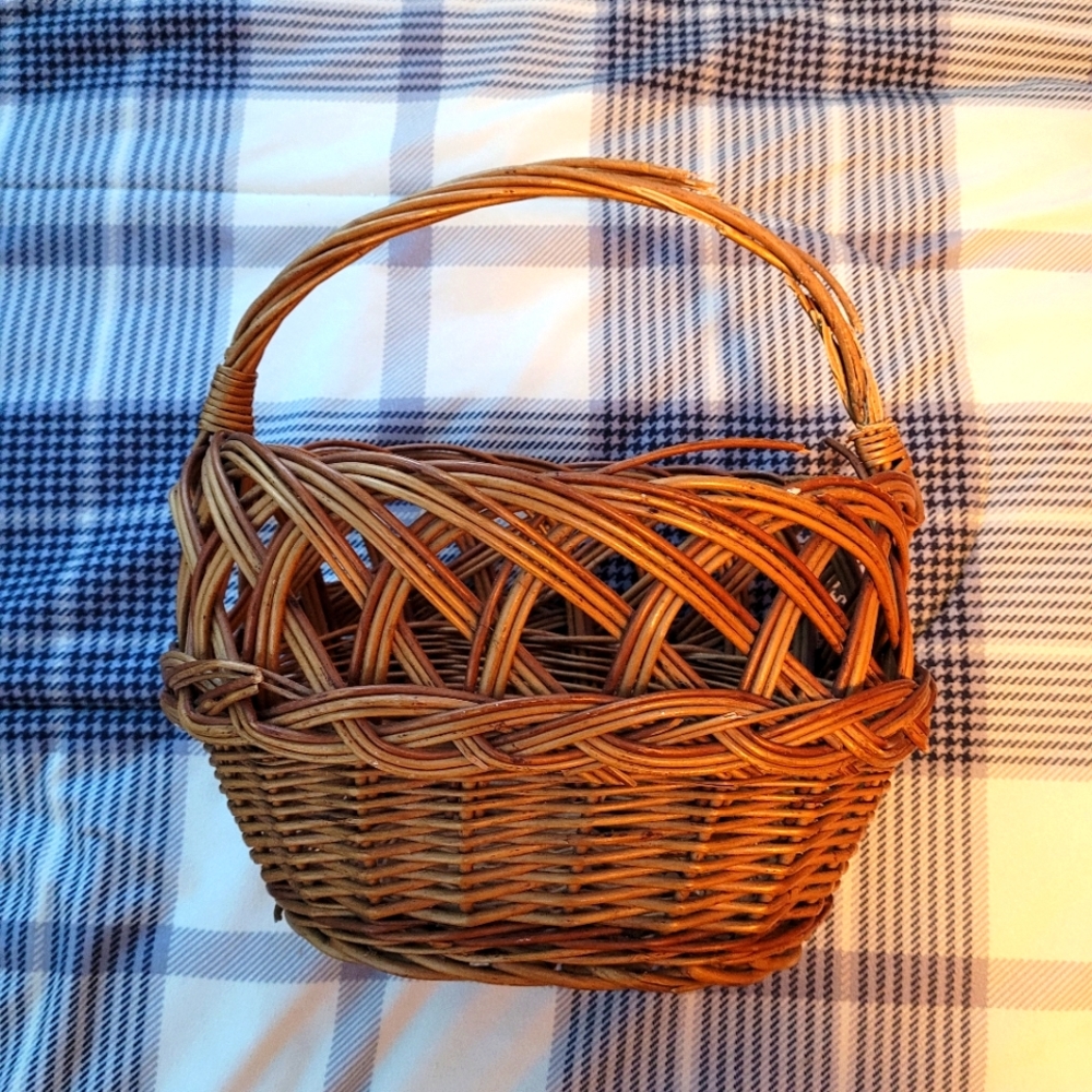 Wood basket